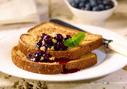 french_toast_with_blueberry_sauce1