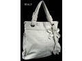 http://williamsbags.pl/torebki-damskie/torebka-damska-wb-1023-bialy.html#.Biała z kwiatem i szerokimi rączkami - 64,90zł!!!