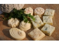 Mydła oliwkowo-palmowe z beta-karotenem. Dla zdrowia i niewątpliwie ozdoby łazienki. Ręcznie robione. Producent: Dellis. http://www.dellis.pl/mydla_naturalne.html 