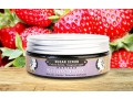Stenders Truskawkowy peeling cukrowy do ciała. Idealne oczyszczenie – dzięki ziarnom maku. Cena: 55,90 zł. http://perfumoteka.pl/truskawkowy-peeling-cukrowy-do-ciala-250g  