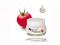 AA Eco Krem Wzmacniający Pomidor. Zawiera organiczny ekstrakt z pomidora, który skutecznie chroni skórę przed szkodliwym działaniem promieniowania UV. Cena: 32,50 zł/50 ml. http://www.taniekosmetyki.pl/produkt.php?10390 