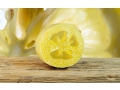 Stenders Mydło cytrynowe z trukwą. Cena 19,90 zł. http://perfumoteka.pl/mydlo-cytrynowe-z-trukwa  