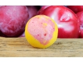 Stenders Śliwkowa kula do kąpieli. Słodki aromat połączony z solą morską. Cena: 13,00 zł. http://perfumoteka.pl/kosmetyki/do-kapieli/sliwkowa-kula-do-kapieli 