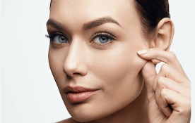 Rodzaje zmarszczek i sposoby walki z nimi – poznaj tajniki młodej skóry