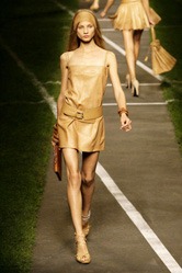 Hermes-Podium-spring-fashion-2010-043_runway1