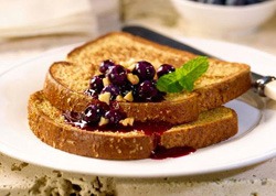french_toast_with_blueberry_sauce1a
