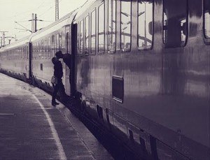 couple,goodbye,kiss,train,train,station-c633fb855a119db8f10b8967d7096e1e_h_large