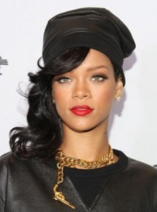 rihanna_maquillaje_y_peinado_705569573_667x900-222x300