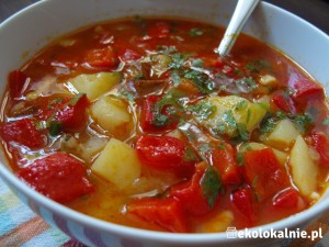 Węgierska zupa gulaszowa w wersji wegańskiejRA