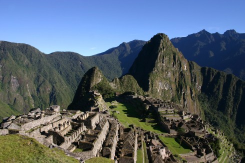 Machu_Picchu_early_morning
