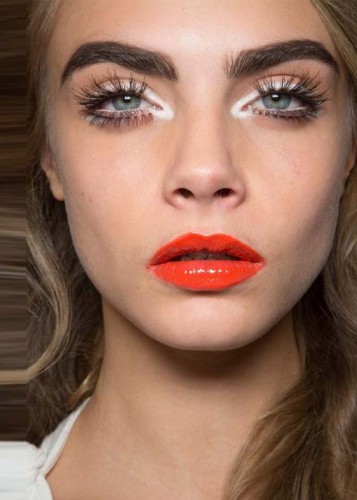 style decorum cara-delevingne-bright-lips-summer-trend-orange