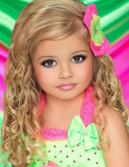 T-T-glitz-toddlers-and-tiaras-33435490-742-960