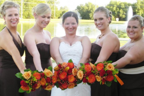 bridal-party-bouquets-together-small