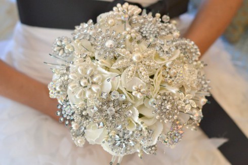sweetstylings_pearl_glittery_brooch_bouquet_noaki