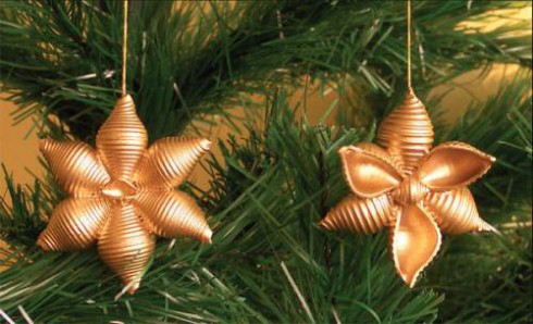how-to-make-pasta-snowflakes-tree-ornaments-gold-paint-500x305