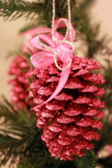 pine-cone-christmas-ornaments-diy