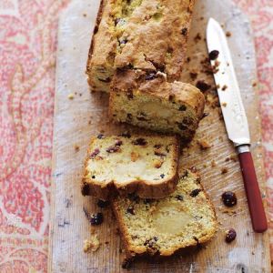 cranberry_amaretto_stollen_cake_recipe_seasonal_baking_fiona_cairns_christmas_cooking_handbag