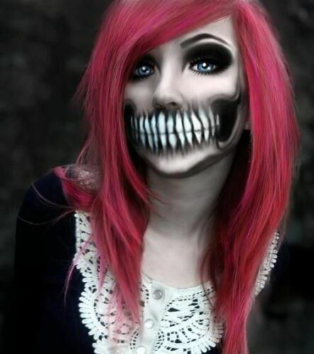 Skeleton-Mouth-Halloween-Makeup
