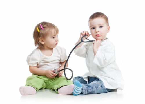 Kids-play-doctor