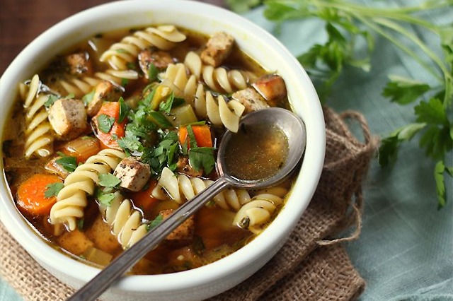 zupa z pieczonym pikantnym tofu