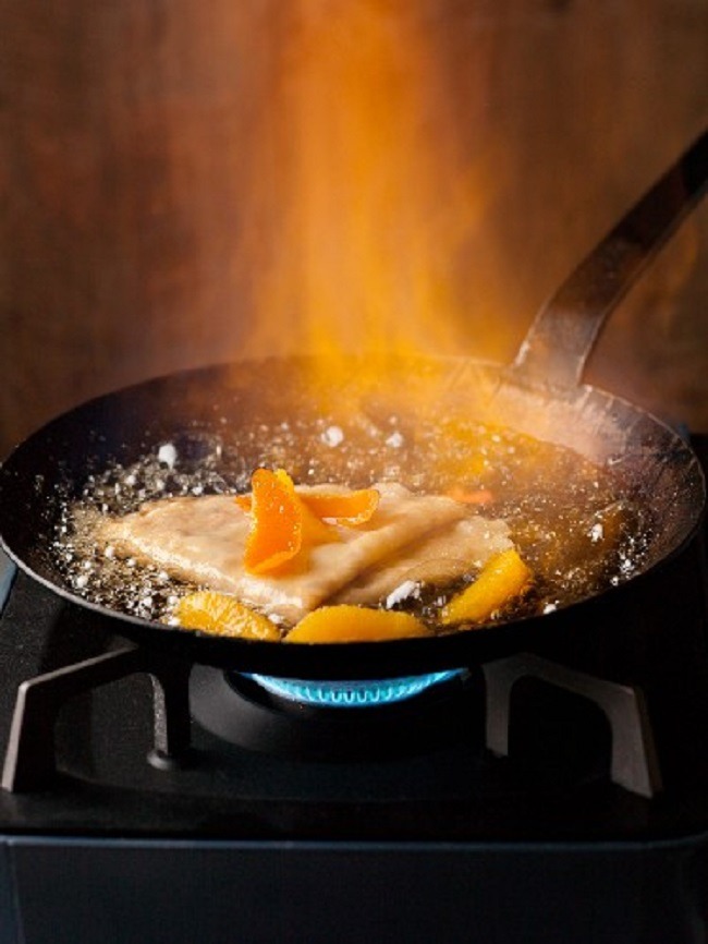 Naleśniki francuskie crepes Suzette – przepyszny deser