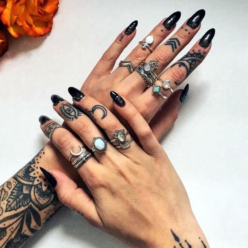 tatuaże na palcach
