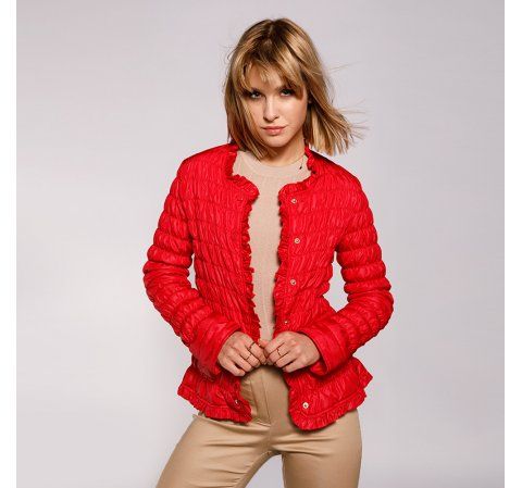 czerwona kurtka pikowana