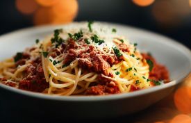 Sosy do zimowego spaghetti. Różne pomysły na dodatki do makaronu