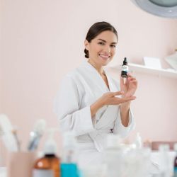 Retinol czy retinal – rozwiewamy wątpliwości, co kocha Twoja skóra naprawdę