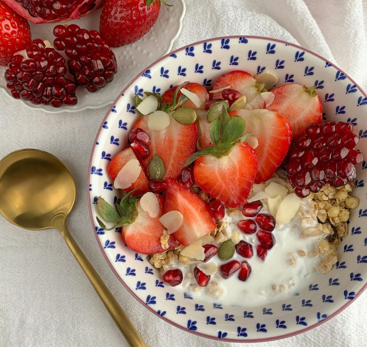 jogurt z owocami