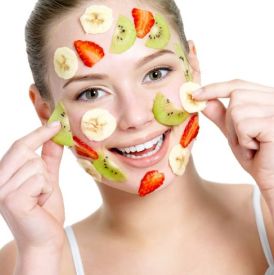 Domowe maseczki na twarz – sprawdzone sposoby na gładką i promienną cerę