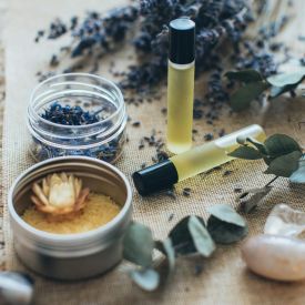 Olejek eteryczny – naturalny sprzymierzeniec w codziennej pielęgnacji i relaksie