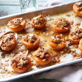 Pieczone morele na ciepło – deser, który poprawia nastrój w czasie menopauzy