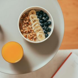 Smoothie bowl bez drogiego sprzętu – pyszne, zdrowe i w kilka minut