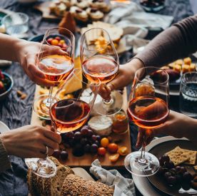 Kultura jedzenia: jak prywatne posiłki zamieniają się w wyjątkowe wydarzenia