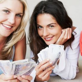 Kiedy przyjaźń spotyka się z pieniędzmi - o sytuacjach, które uczą nas relacji