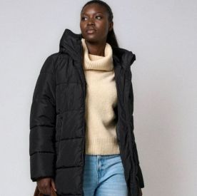 Moda kontra mróz - jak stylizować kurtkę zimową damską, by dobrze wyglądać?