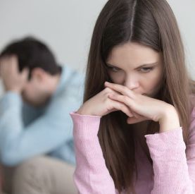 ROCD: obsesyjne wątpliwości w miłości. Jak rozpoznać i zatrzymać błędne koło analizowania uczuć