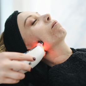 Jak dobrać zabieg laserowy w zależności od typu skóry i problemu?