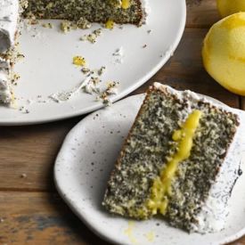 Makowiec na maślance z kremem maślano-cytrynowym – ciasto, które piekę zawsze dla niej