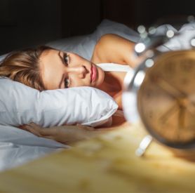 Jak uważność pomaga zasnąć – filozofia snu według Jona Kabat-Zinna