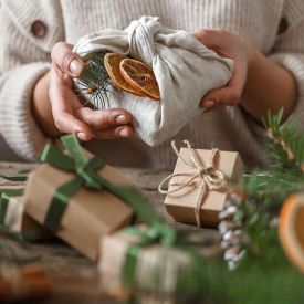 Kreatywne pakowanie prezentów – jak nadać świętom styl w duchu eko?