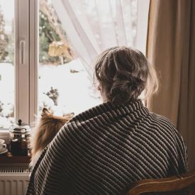 Samotność po sezonie – jak odnaleźć bliskość i poczucie przynależności zimą