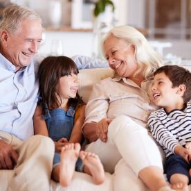 Dlaczego warto słuchać babci i dziadka – ich historie są dziś bezcenne