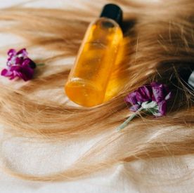 Zestawy kosmetyków dla kobiet – elegancki i funkcjonalny pomysł na prezent na każdą okazję