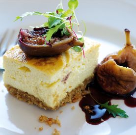 Najlepsze serniki na każdą okazję – puszyste, kremowe i sprawdzone przepisy