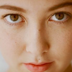 Jak walczyć z trądzikiem skutecznie? Przyczyny, rodzaje i sprawdzone sposoby pielęgnacji