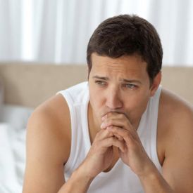 Spadek libido u mężczyzn po 40. roku życia – przyczyny, rozwiązania i mity