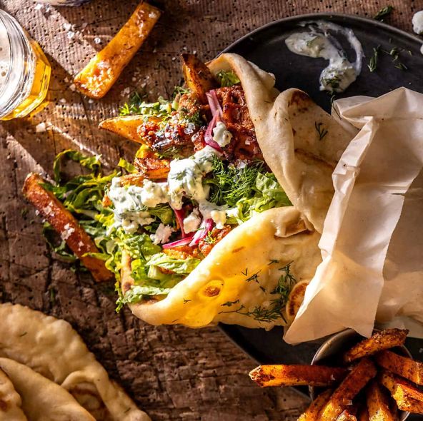 Greckie pity z kurczakiem na blasze – zimowy weekend w śródziemnomorskim stylu