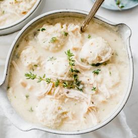 Zupa z kurczaka z knedlami - przepis na danie dla całej rodziny